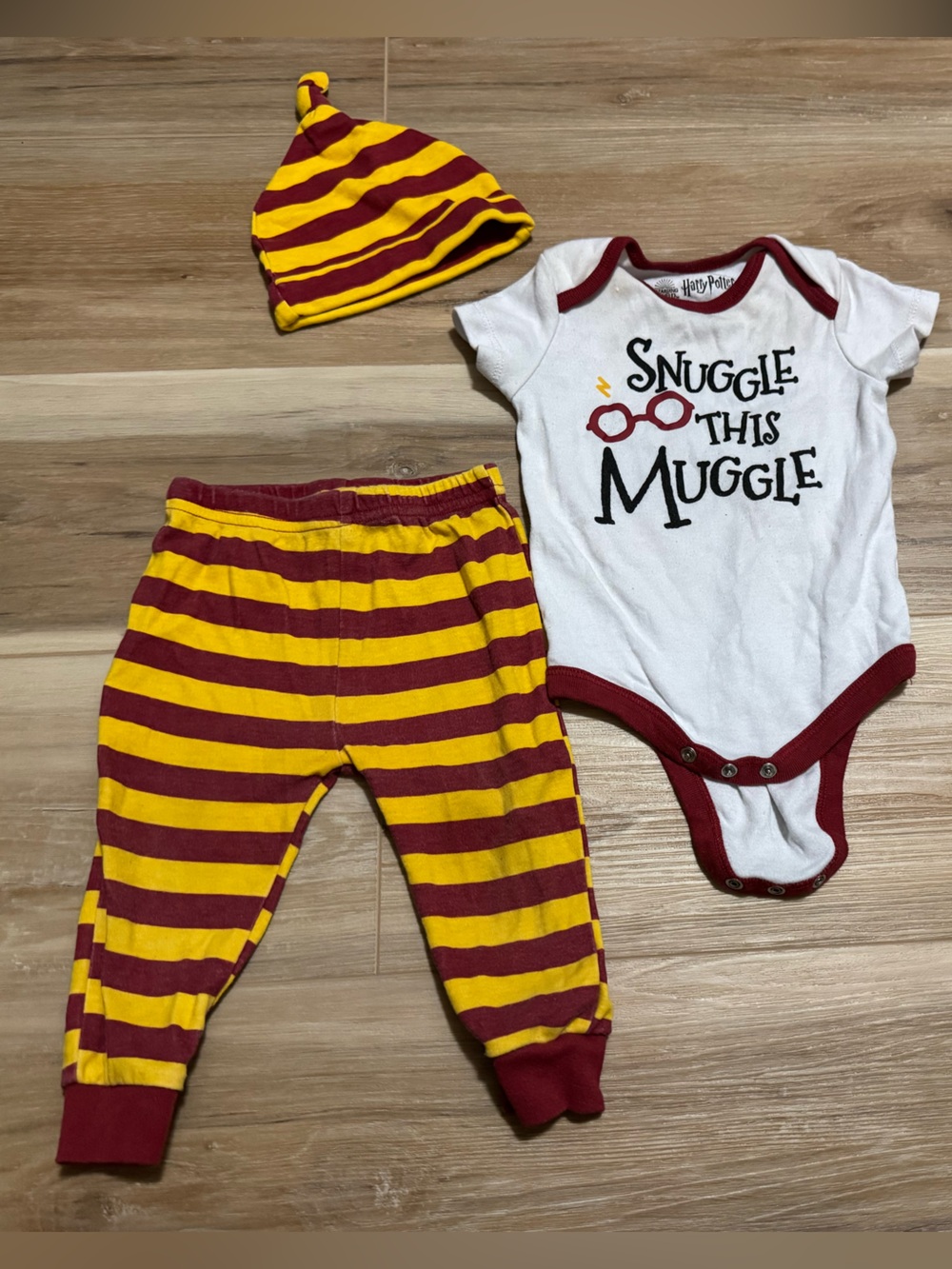 Harry Potter snuggle this muggle